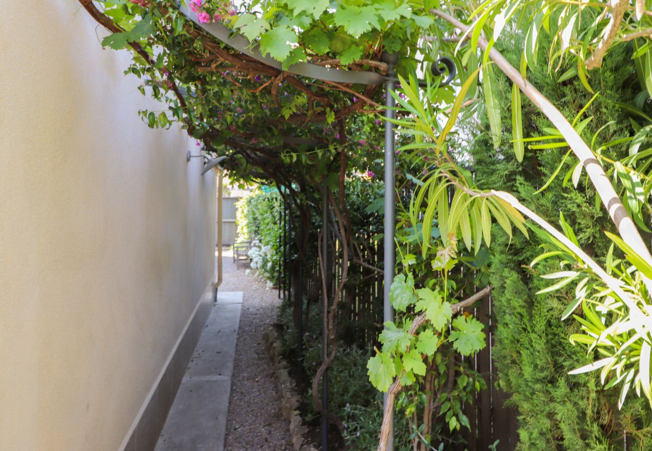 Villa in Juan-les-Pins - LE COTTAGE