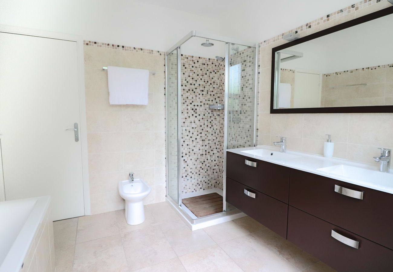Villa in Juan-les-Pins - VILLA LAURIERS