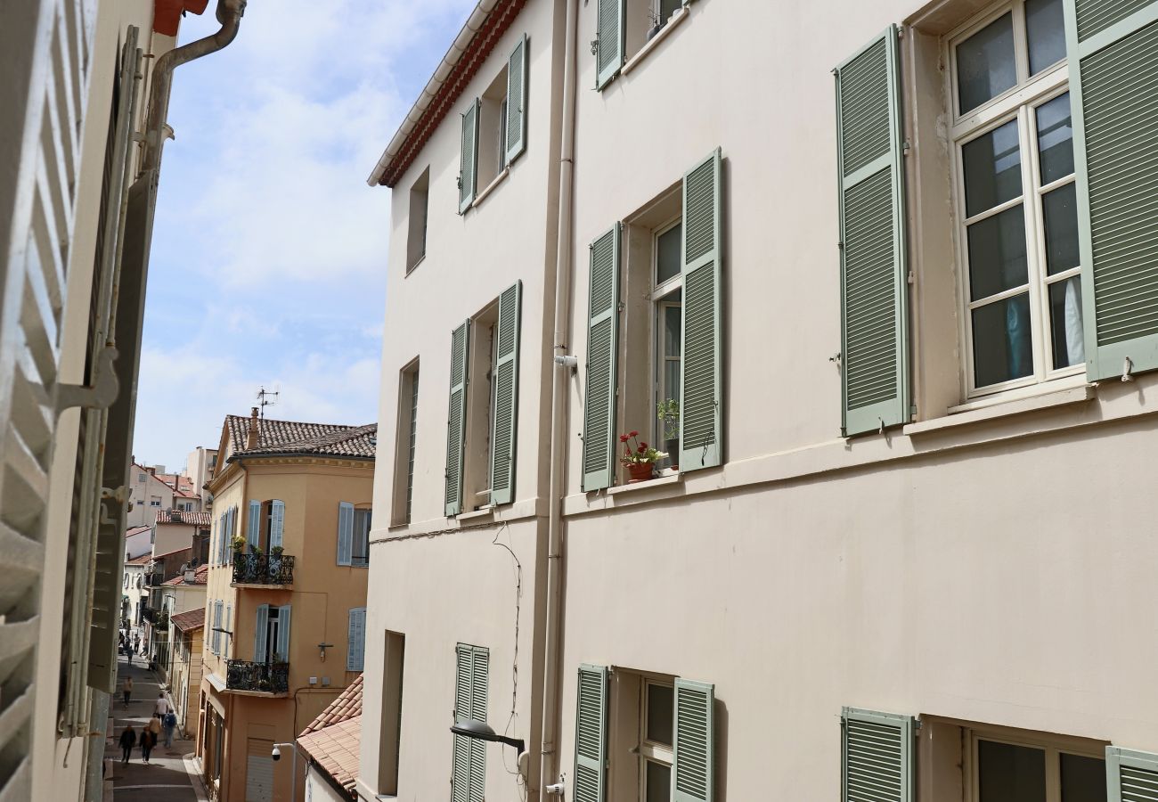 Apartment in Antibes - L'OLIVETTE