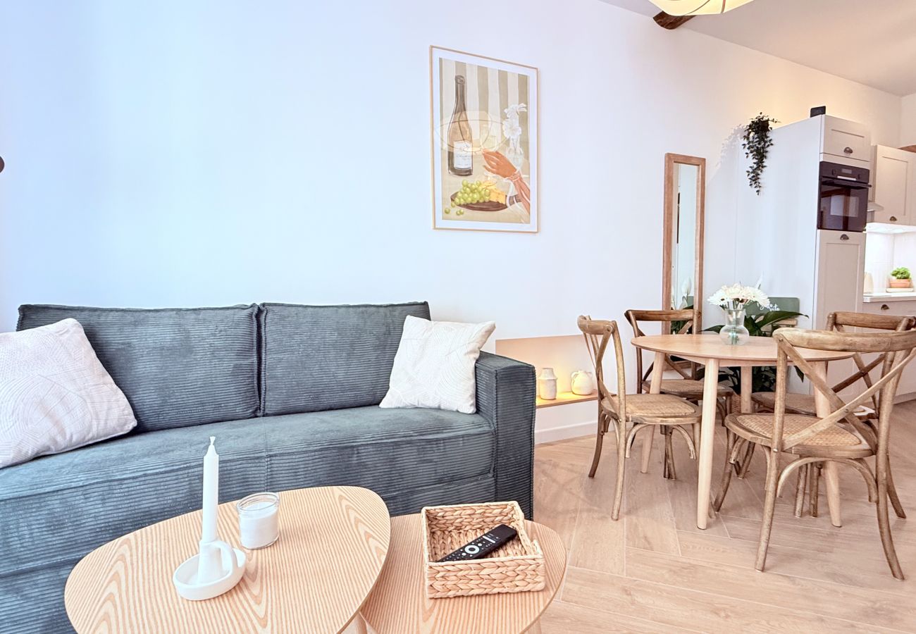Apartment in Antibes - LES VOLETS BLEUS