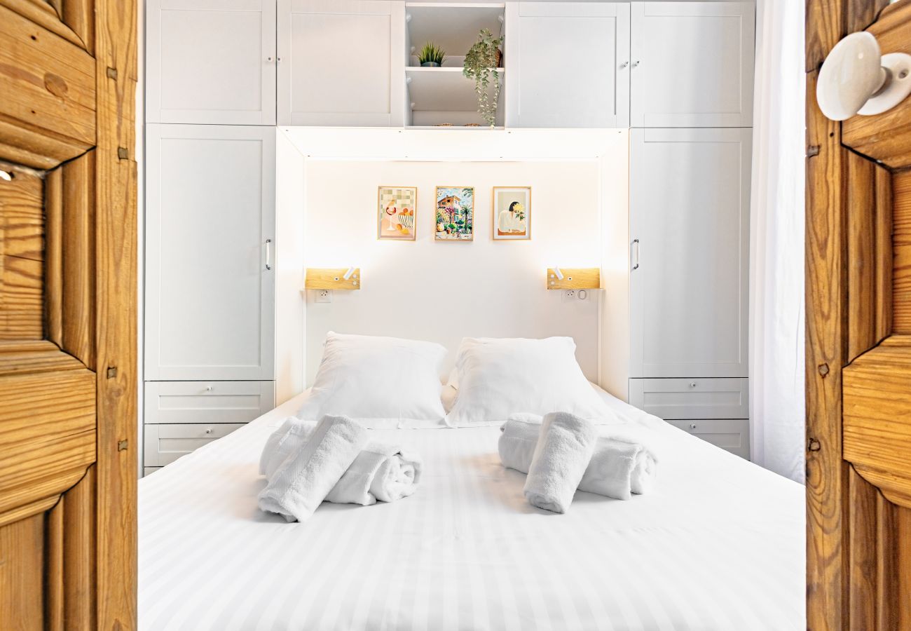 Apartment in Antibes - LES VOLETS BLEUS