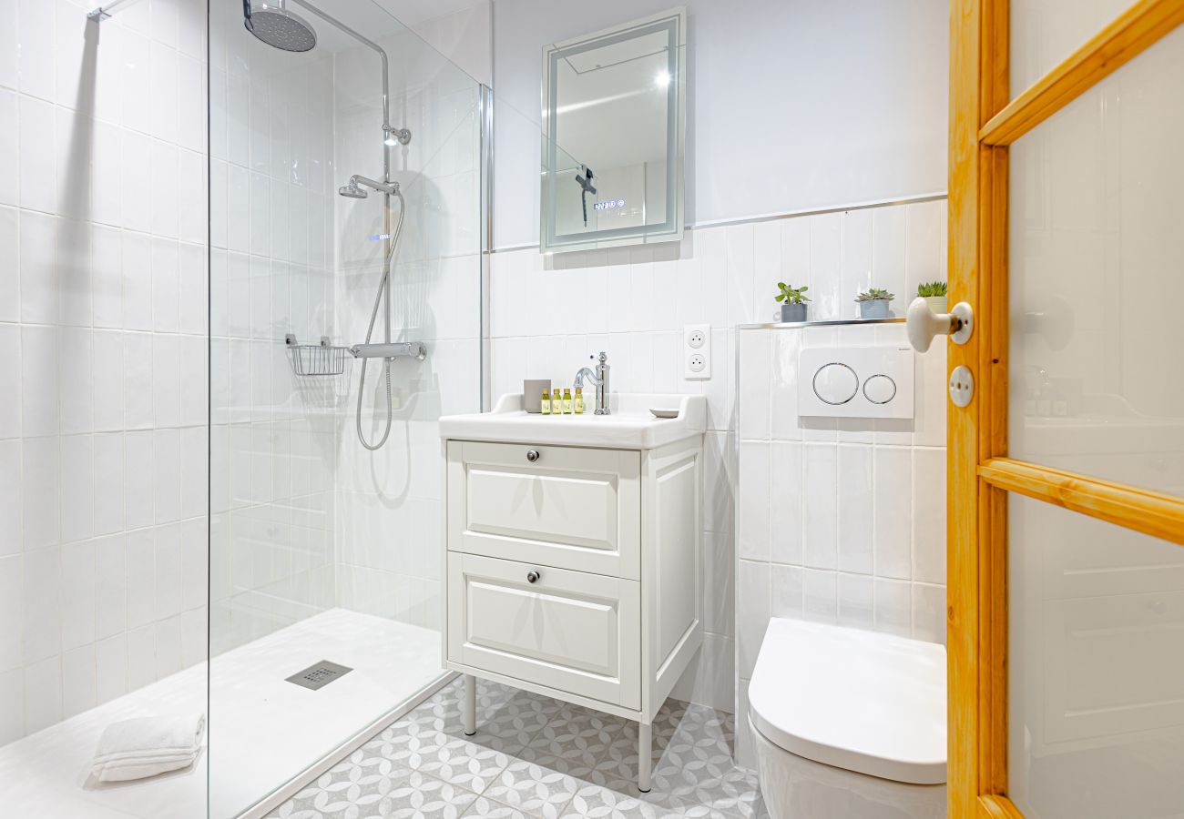 Apartment in Antibes - LES VOLETS BLEUS