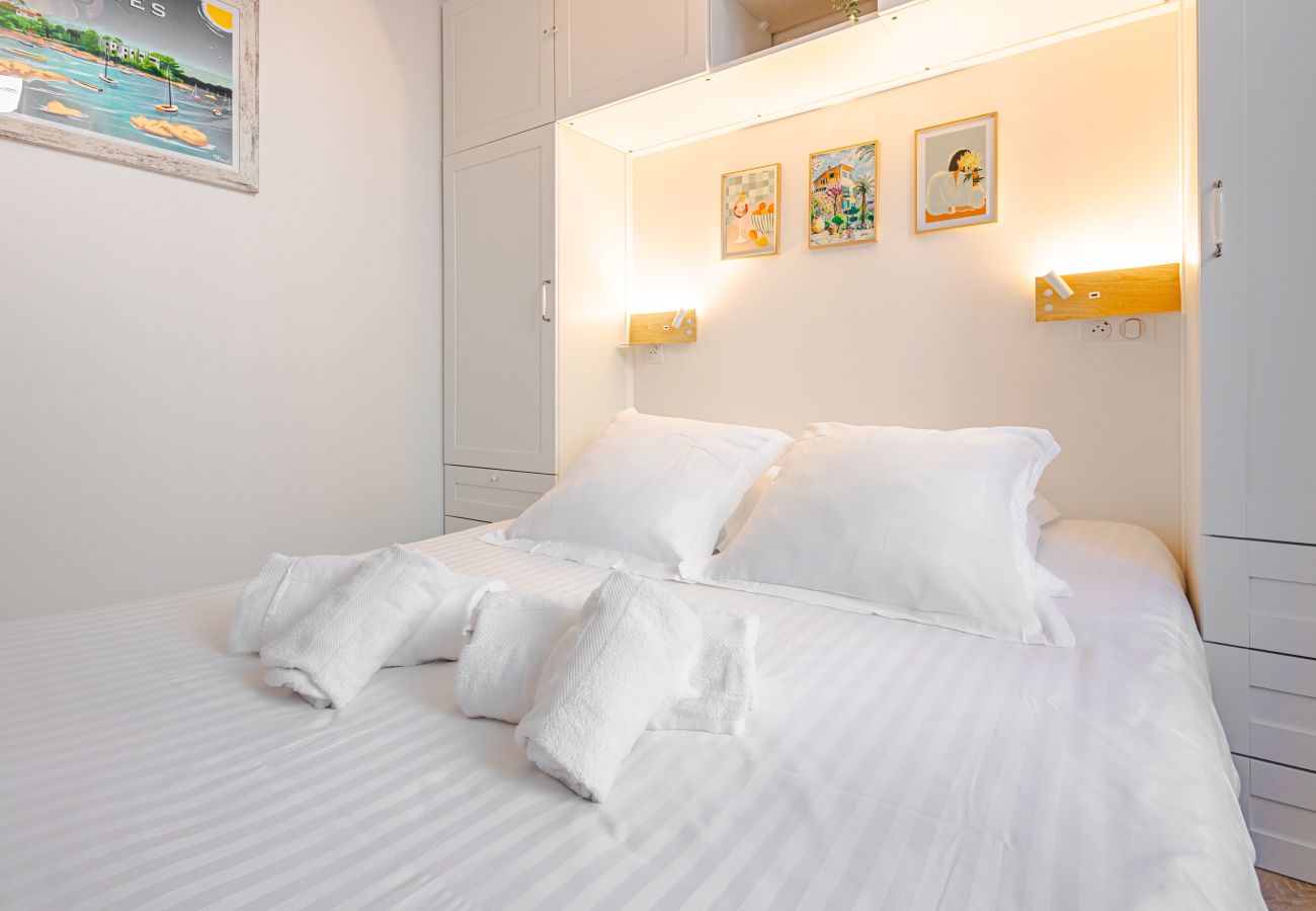 Apartment in Antibes - LES VOLETS BLEUS