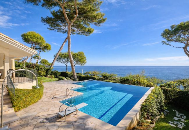 Villa/Dettached house in Antibes - LUNA ROSSA
