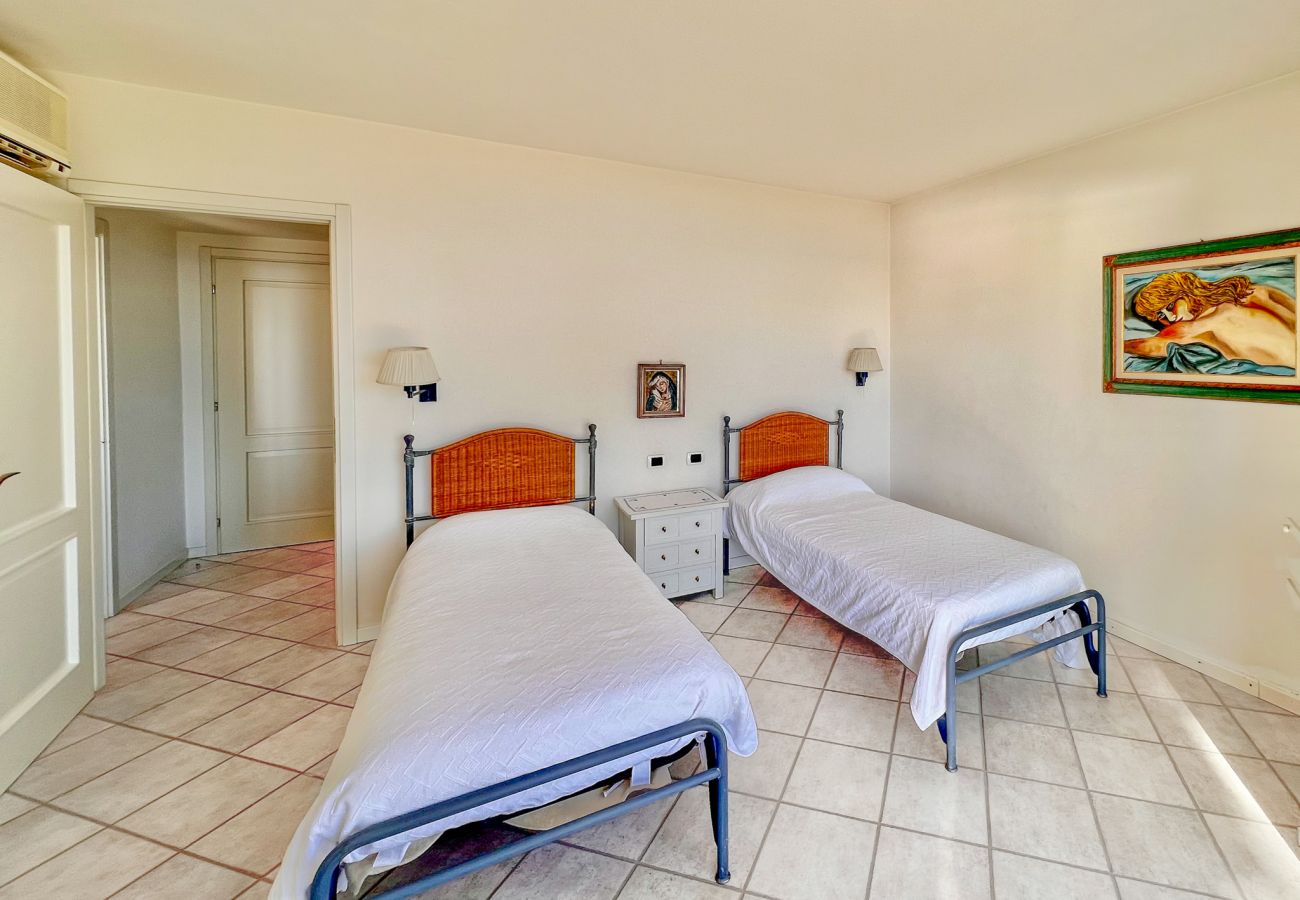 Villa in Antibes - LUNA ROSSA