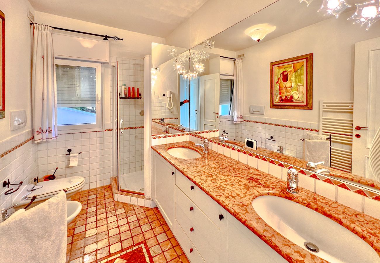 Villa in Antibes - LUNA ROSSA