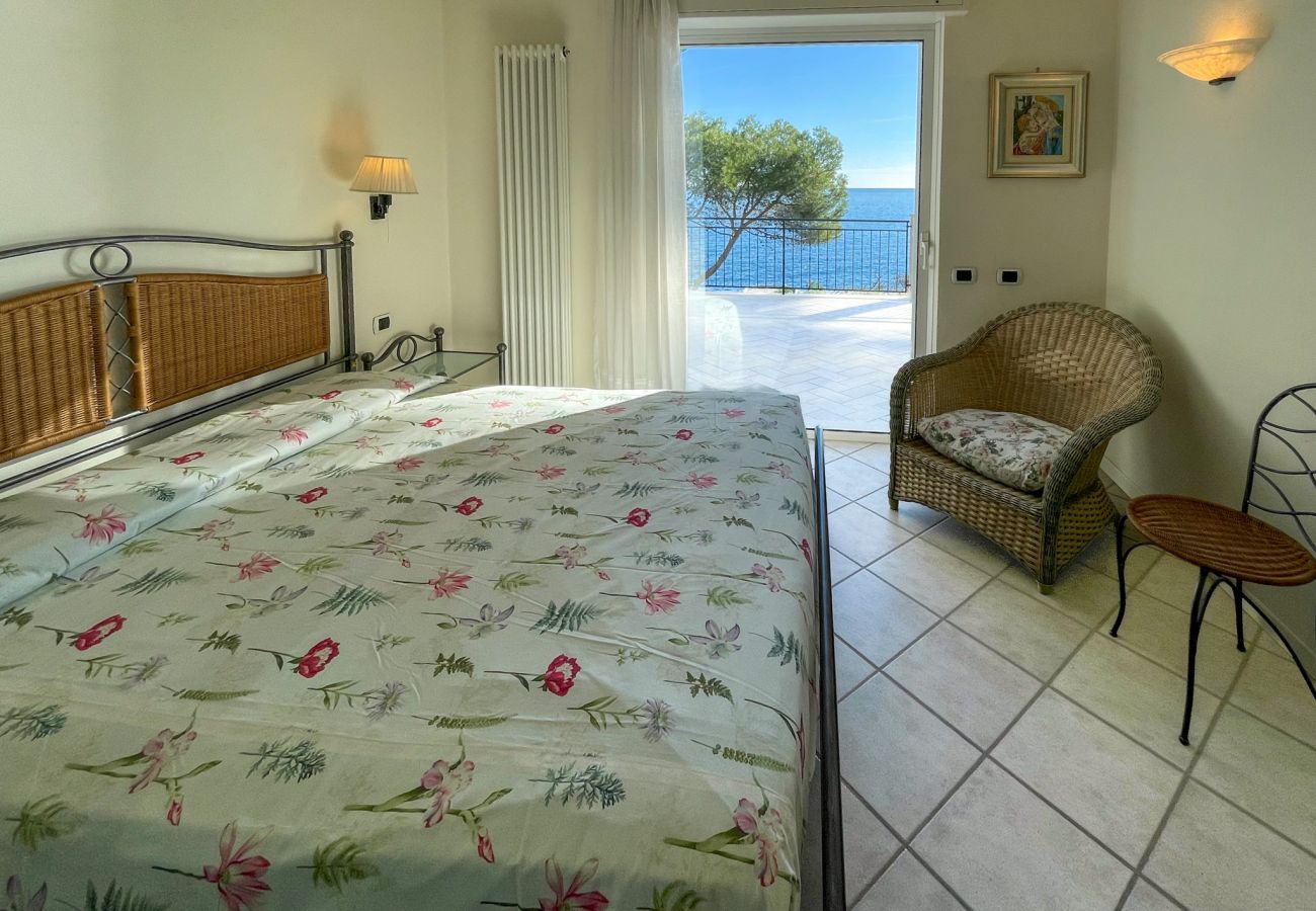 Villa in Antibes - LUNA ROSSA