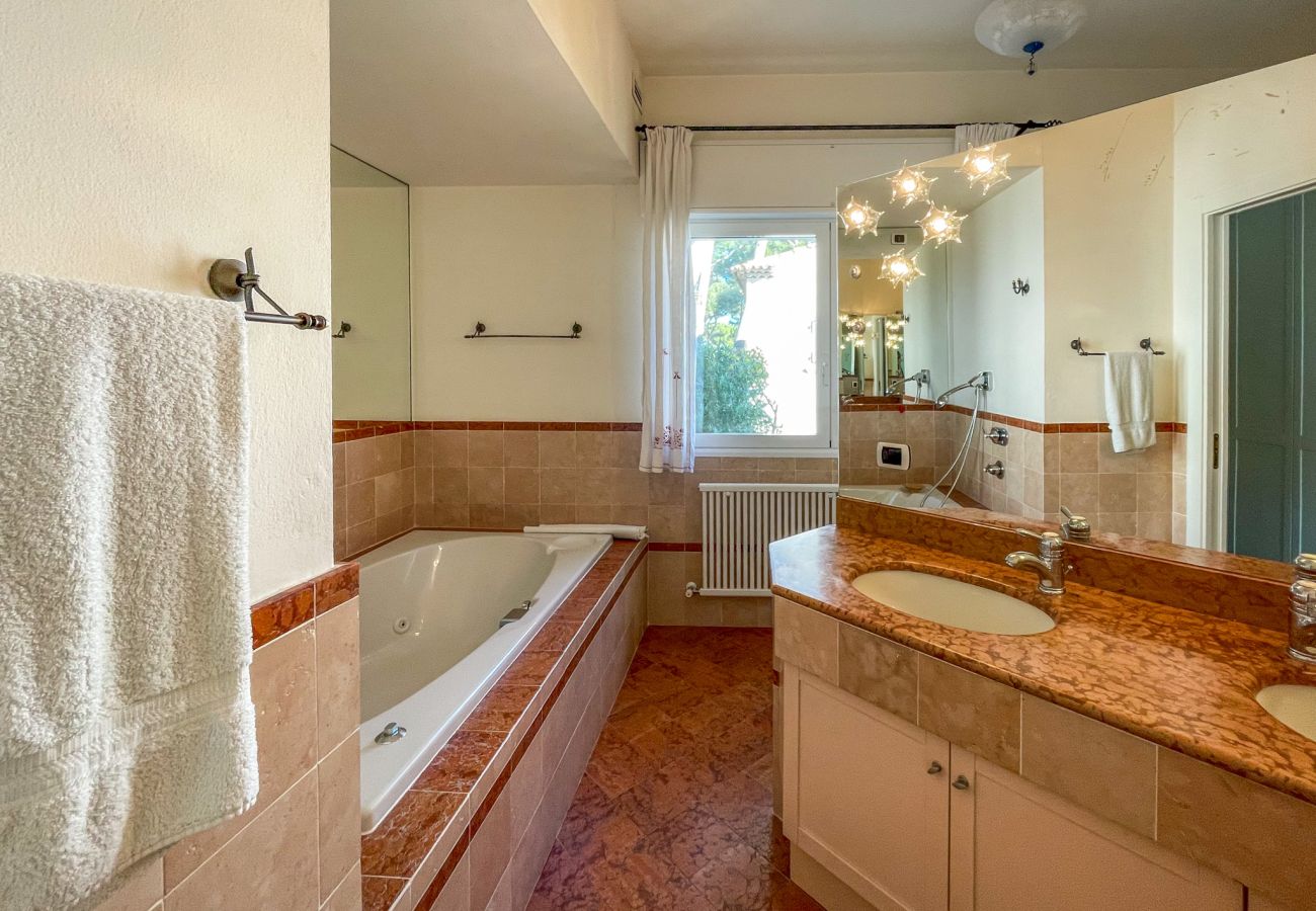 Villa in Antibes - LUNA ROSSA