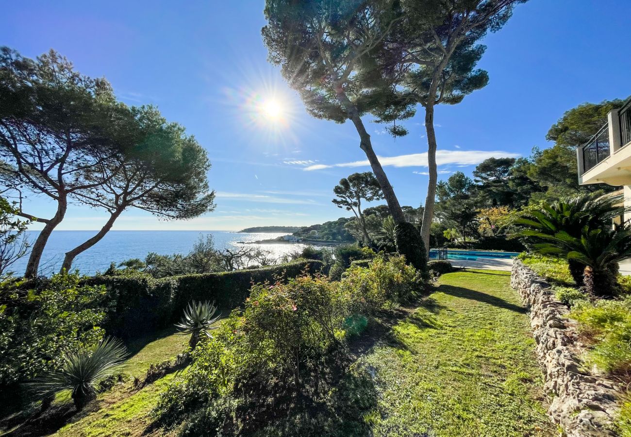 Villa in Antibes - LUNA ROSSA