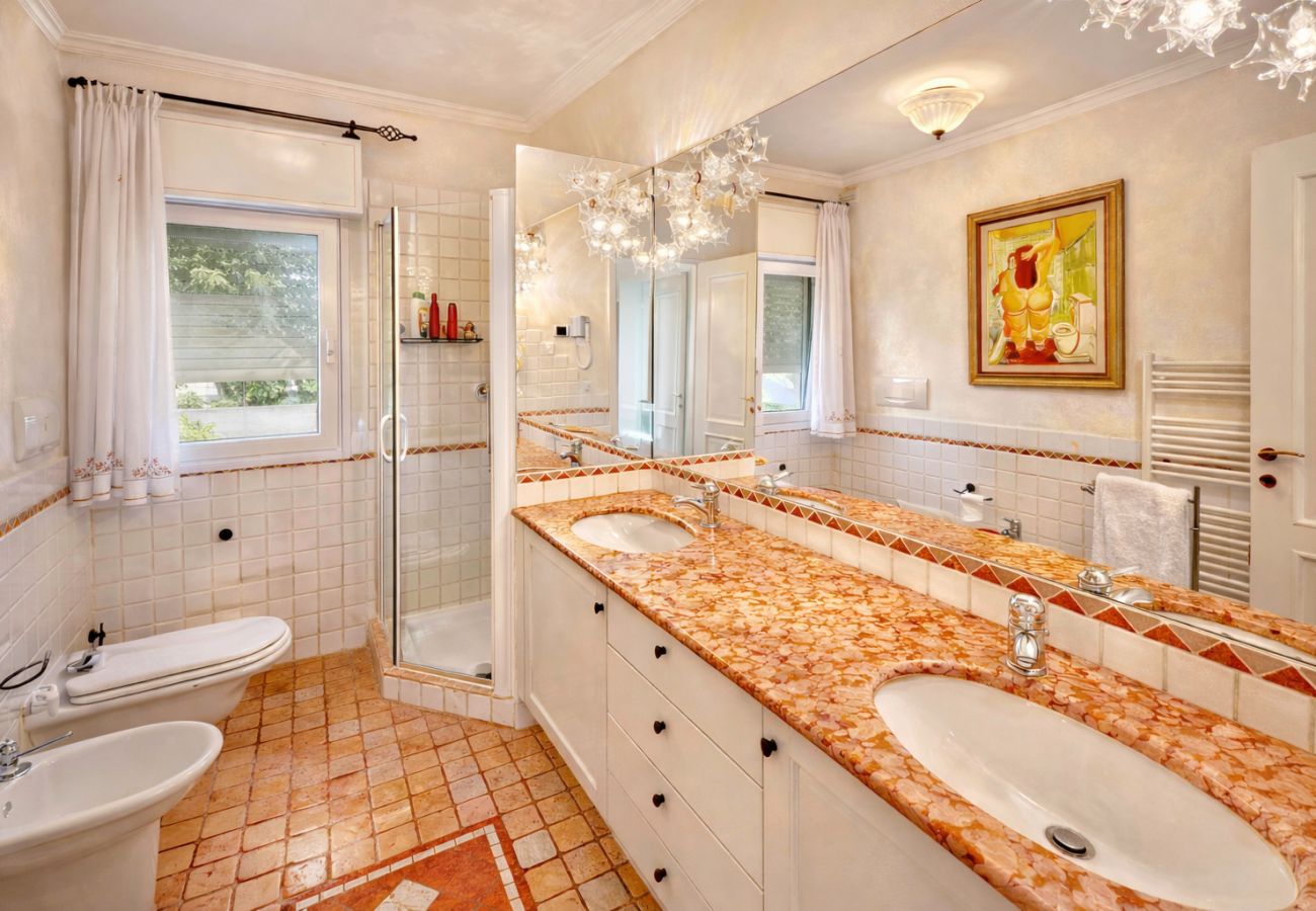 Villa in Antibes - LUNA ROSSA