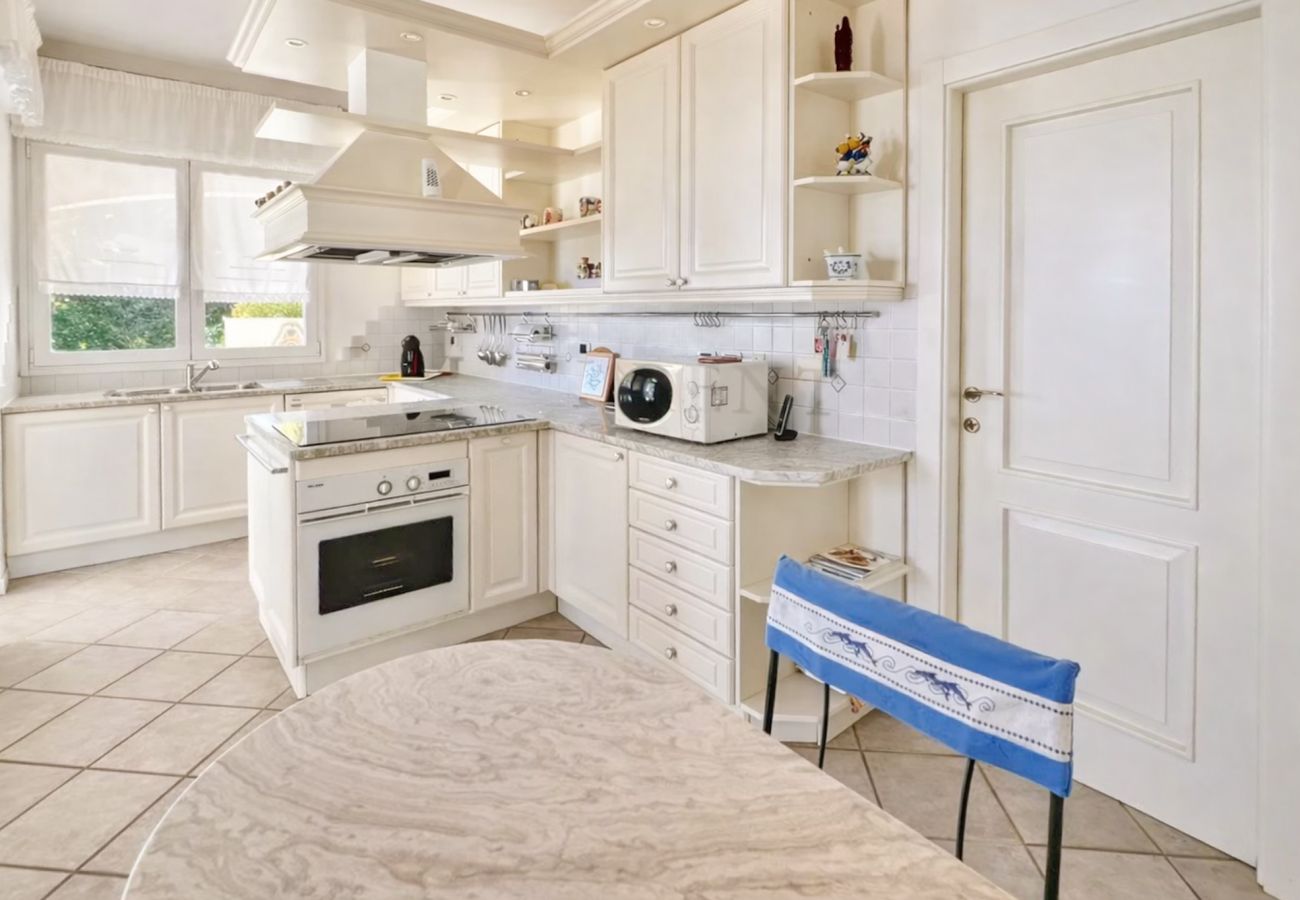 Villa in Antibes - LUNA ROSSA