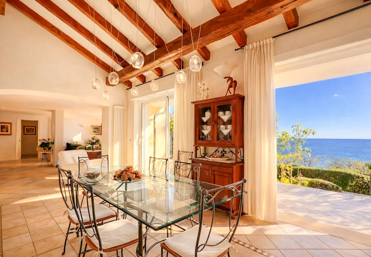 Villa in Antibes - LUNA ROSSA