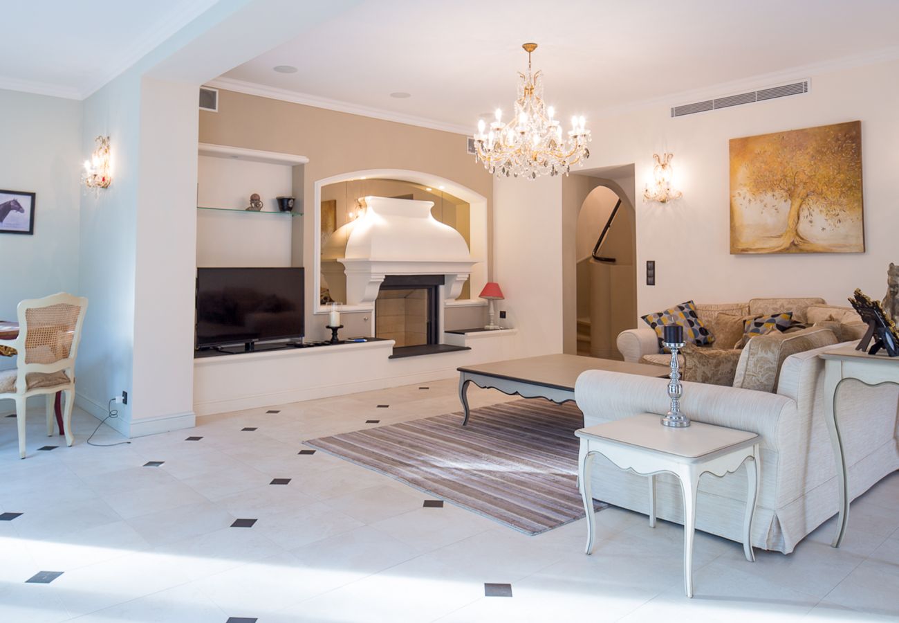 Villa in Antibes - VILLA CANTONNADE