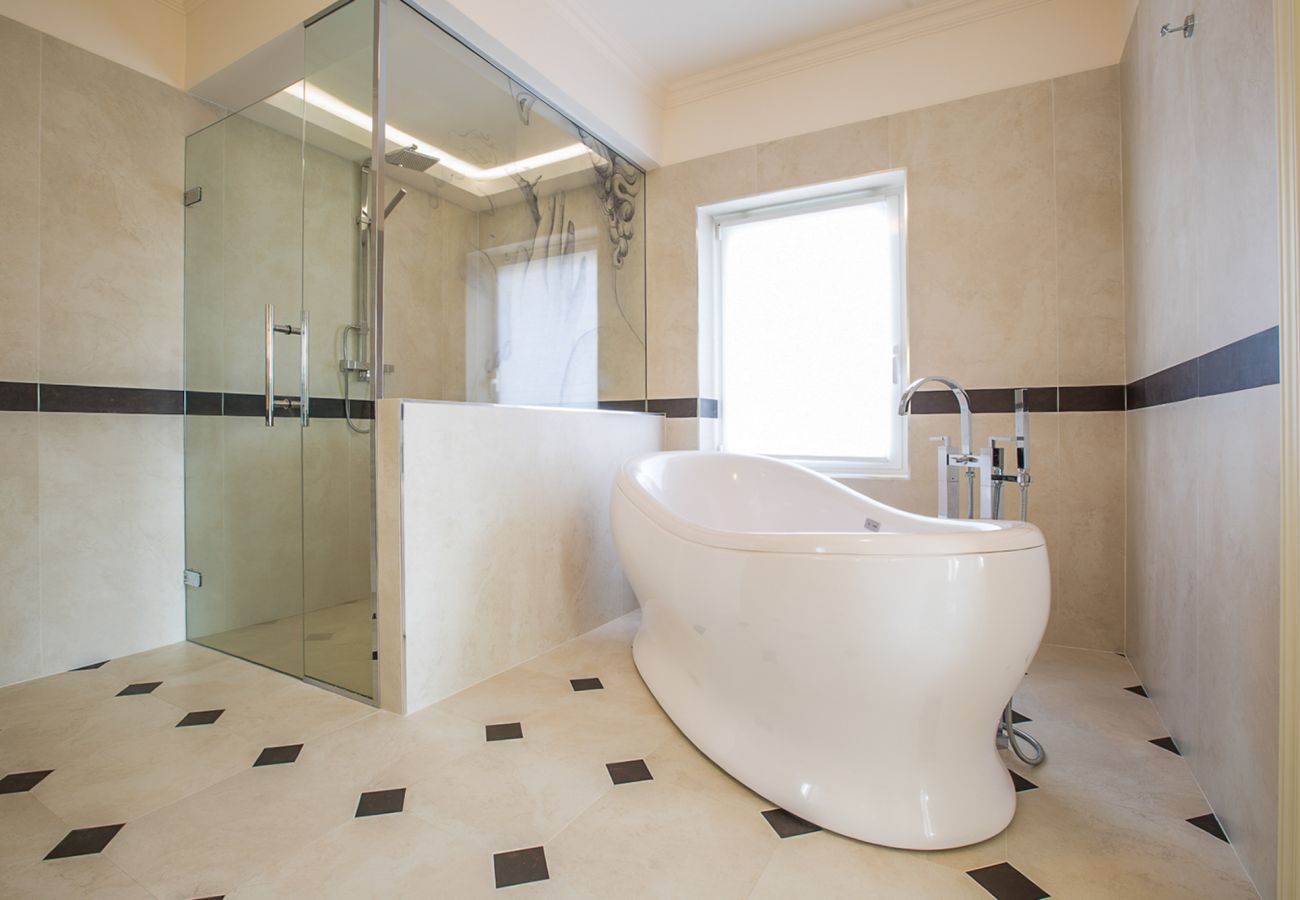 Villa in Antibes - VILLA CANTONNADE