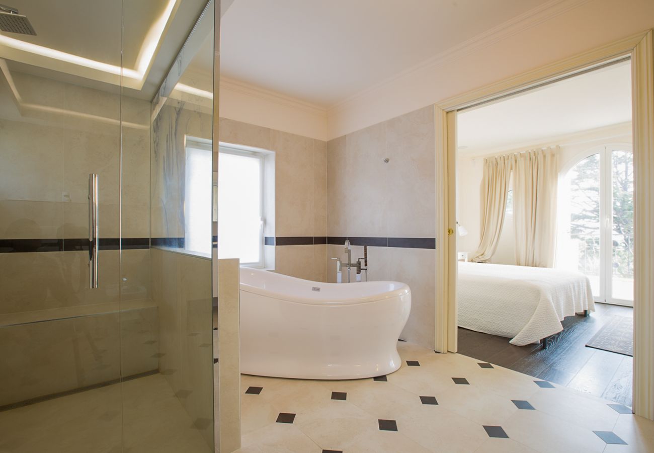 Villa in Antibes - VILLA CANTONNADE