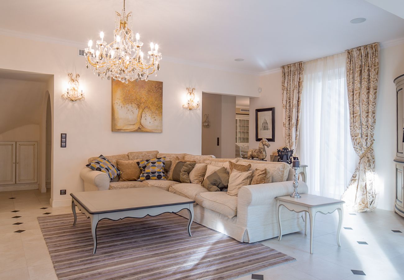 Villa in Antibes - VILLA CANTONNADE