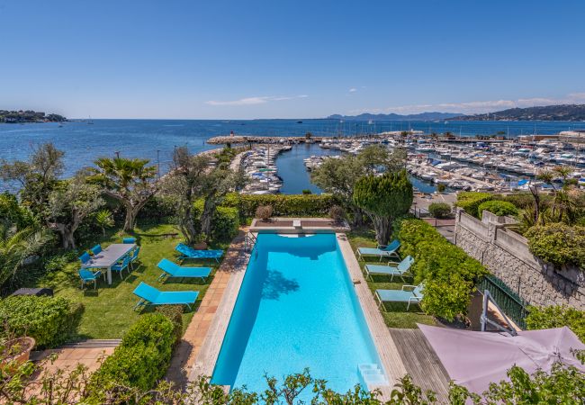 Villa/Dettached house in Antibes - VILLA BAGATELLE