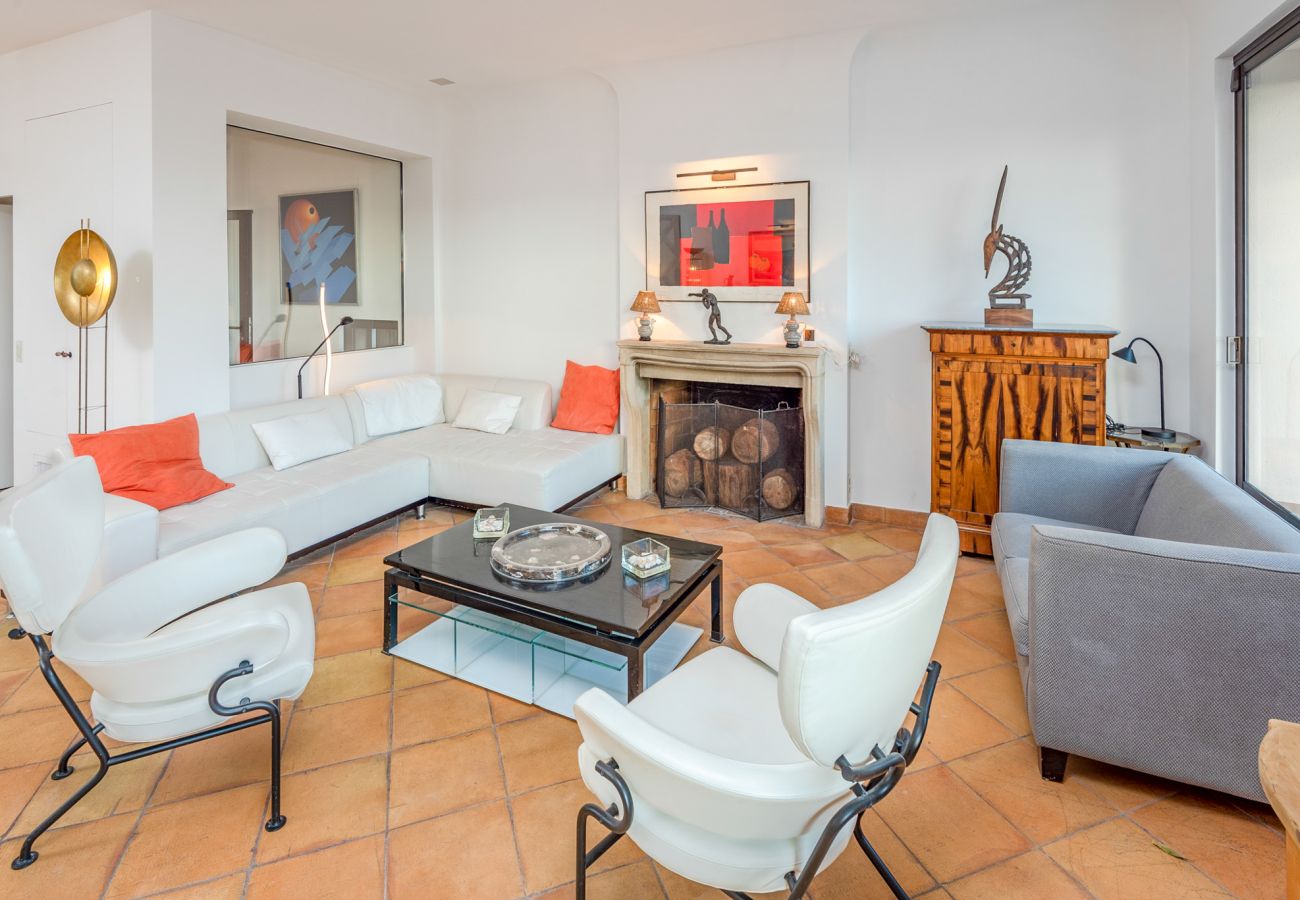 Villa in Antibes - VILLA BAGATELLE