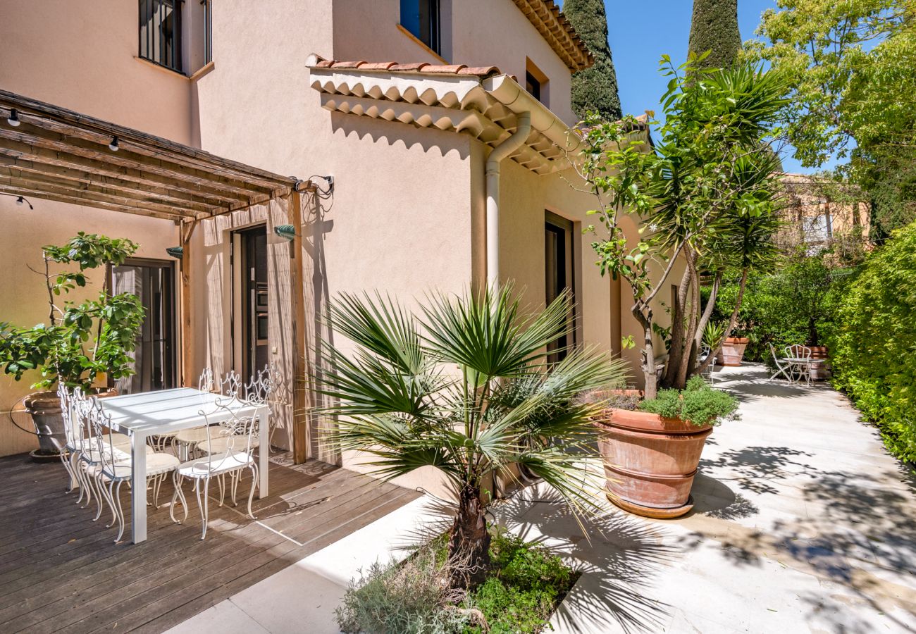 Villa in Antibes - VILLA BAGATELLE