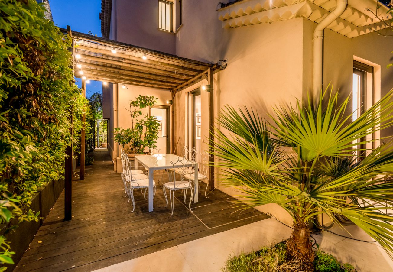 Villa in Antibes - VILLA BAGATELLE