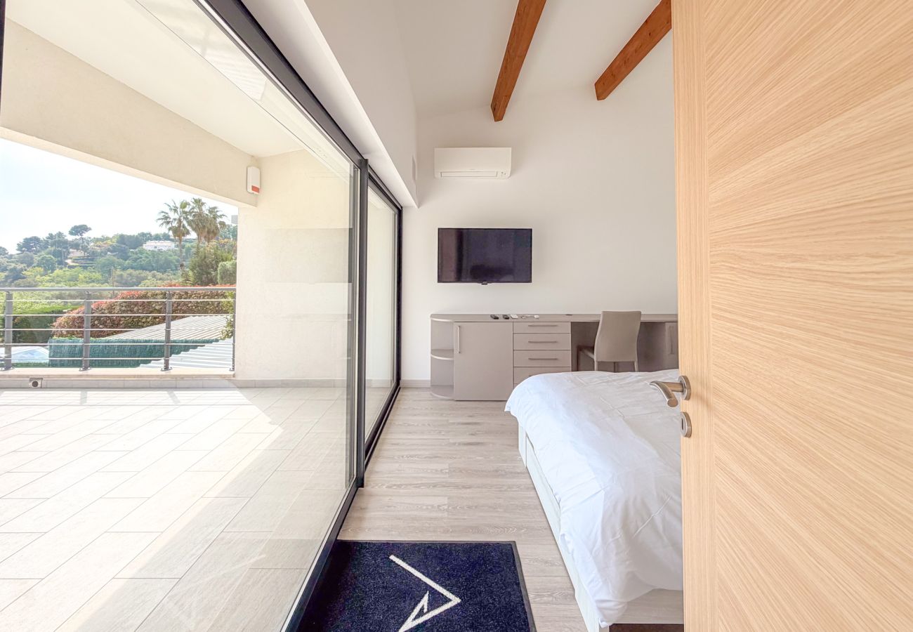 Villa in Antibes - VILLA IBIZA