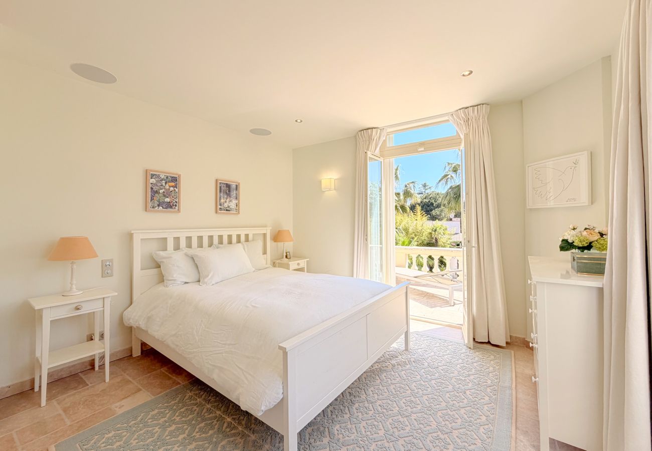 Villa in Antibes - VILLA CLAIR SOLEIL