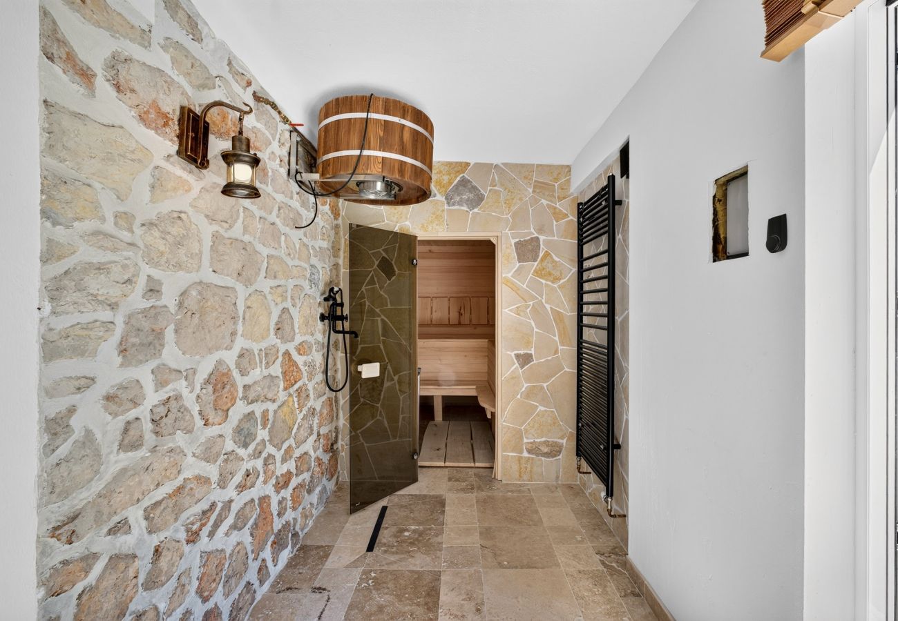 Villa in Antibes - VILLA FLORE