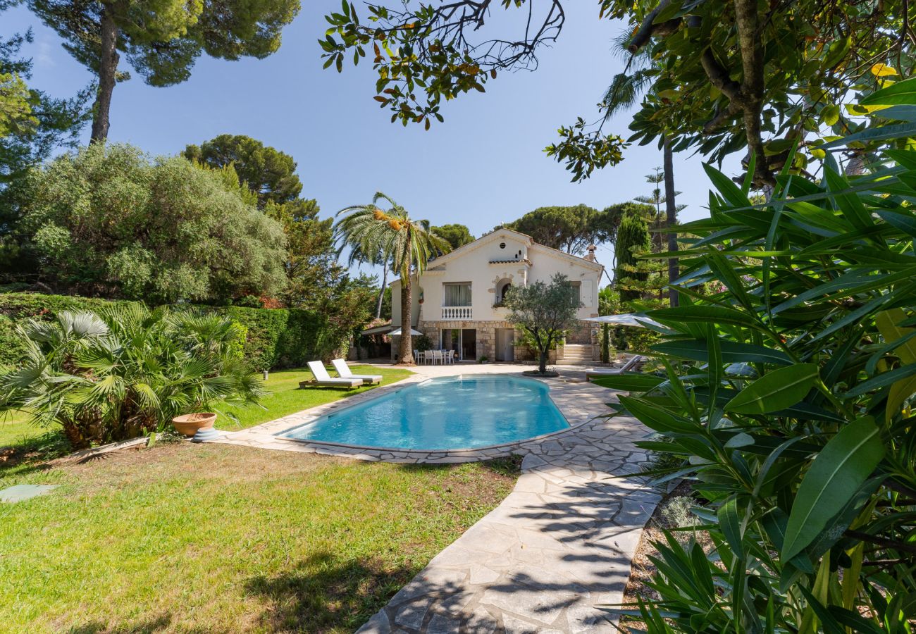 Villa in Antibes - VILLA FLORE