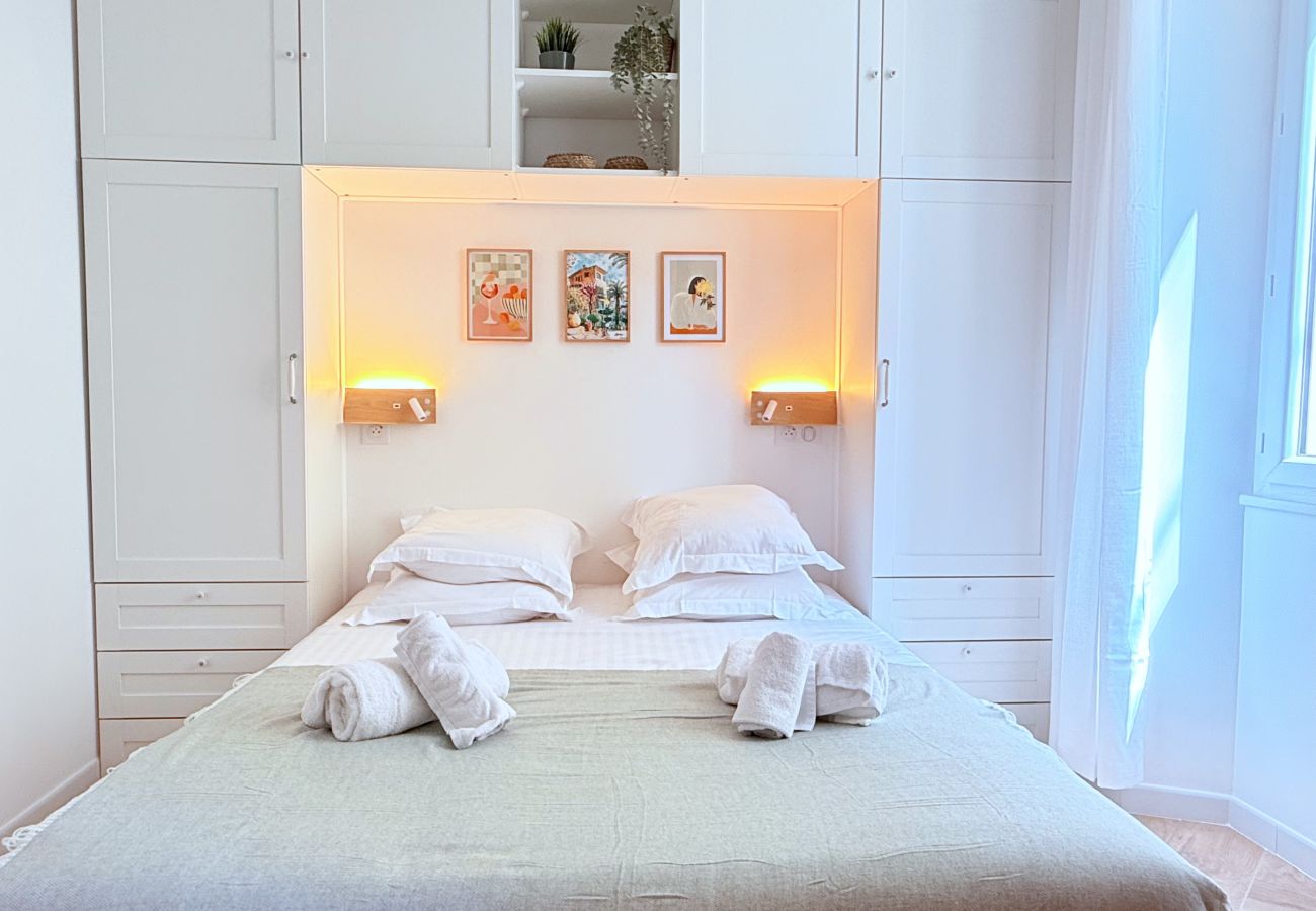 Appartement à Antibes - LES VOLETS BLEUS