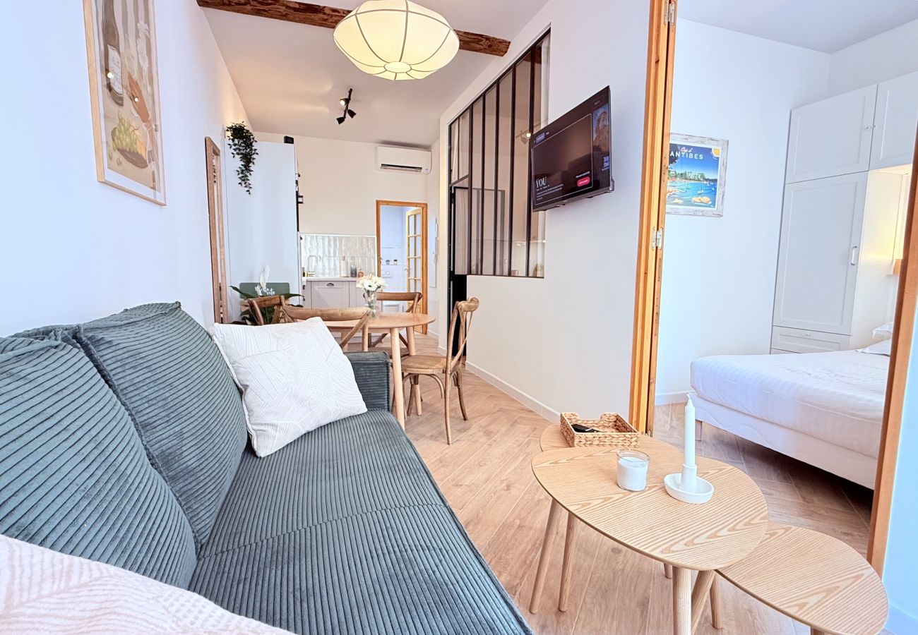 Appartement à Antibes - LES VOLETS BLEUS