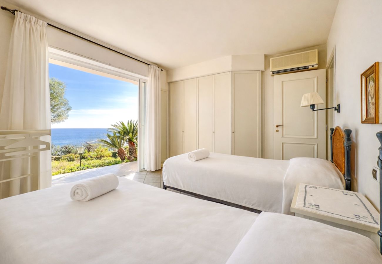 Villa à Antibes - LUNA ROSSA